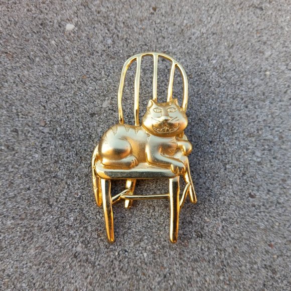 Jonette Jewelry "JJ" BROOCH Gold Cheshire Cat in Chair - Picture 3 of 14